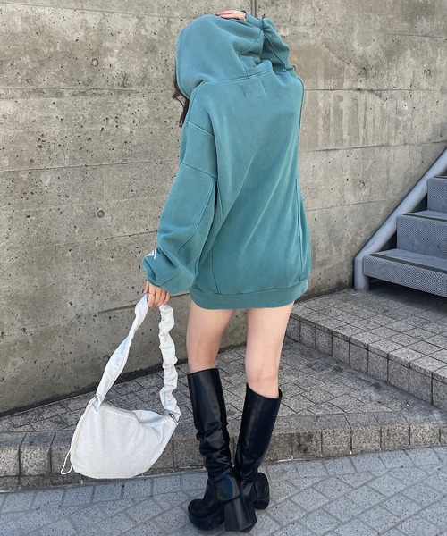 ROGER AND RAW（ロジャーアンドロウ）の「ダブルジップロゴプリントパーカー（パーカー・レディース・オフホワイト/ブラック/グリーン/レッド/スミクロ/ネイビー/レッド系・FREE）」の22枚目の写真