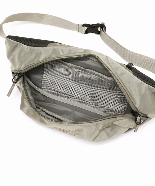 THE NORTH FACE（ザノースフェイス）の「THE NORTH FACE/ノースフェイス Orion NM72355（ボディバッグ/ウエストポーチ・レディース・ブラック/ベージュ・FREE）」の15枚目の写真