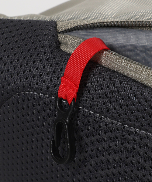 THE NORTH FACE（ザノースフェイス）の「THE NORTH FACE/ノースフェイス Orion NM72355（ボディバッグ/ウエストポーチ・レディース・ブラック/ベージュ・FREE）」の19枚目の写真