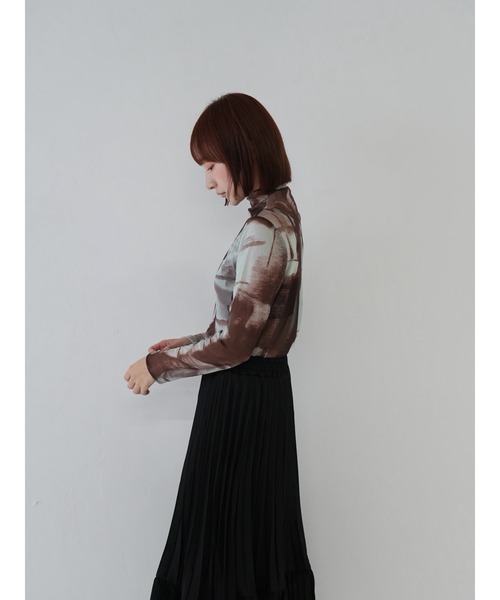 Uenui（ウニュイ）の「【 cunii 】 透け感 モード アート柄 ニュアンス シアー シースルー トップス シースルートップス 長袖 シアートップス 長袖（Tシャツ/カットソー・レディース・グリーン/ブルー/グレー/ブラック/ホワイト/ライトブラウン・FREE）」の21枚目の写真