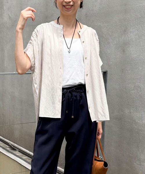 MICO COULIER（ミコクリエ）の「麻調シアーギャザーブラウス（シャツ/ブラウス・レディース・ブラック/キナリ/レッド/ブルー/モカ・38）」の19枚目の写真