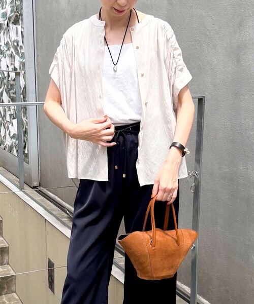 MICO COULIER（ミコクリエ）の「麻調シアーギャザーブラウス（シャツ/ブラウス・レディース・ブラック/キナリ/レッド/ブルー/モカ・38）」の18枚目の写真