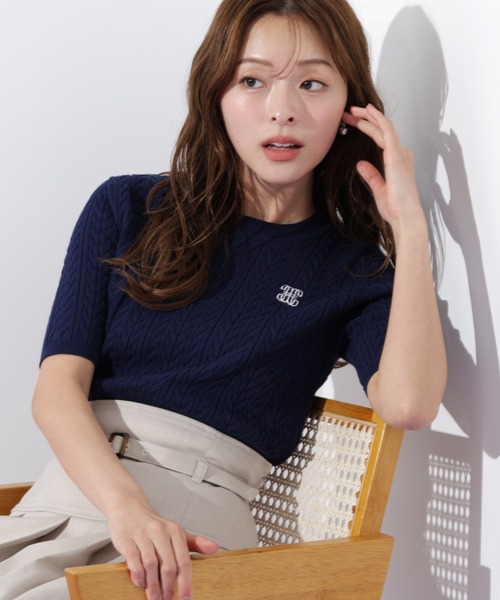 JILL by JILL STUART(ジルバイジルスチュアート)の「◇ランダムケーブルニット(ニット/セーター・レディース・ホワイト/ネイビー/イエロー/ブルー・FREE)」の2枚目の写真