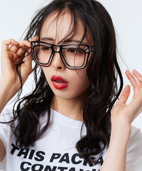 Narcissus（ナルシス）の「【ユニセックスデザイン】 ラインクリアサングラス　UVカット（サングラス・レディース・クリア/ブラック・FREE）」の4枚目の写真