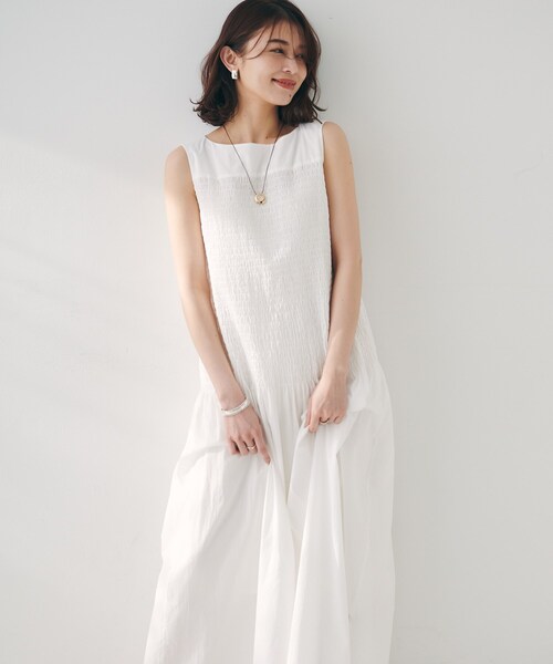 UNTITLED(アンタイトル)の「【コットン100/夏ワンピ/ナロー】シャーリングワンピース(ワンピース・レディース・ダークブラウン/スモーキーグリーン系/ブラック/オフホワイト・01/02/03/44)」の6枚目の写真