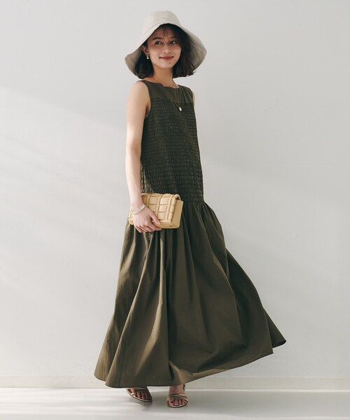 UNTITLED(アンタイトル)の「【コットン100/夏ワンピ/ナロー】シャーリングワンピース(ワンピース・レディース・ダークブラウン/スモーキーグリーン系/ブラック/オフホワイト・01/02/03/44)」の20枚目の写真