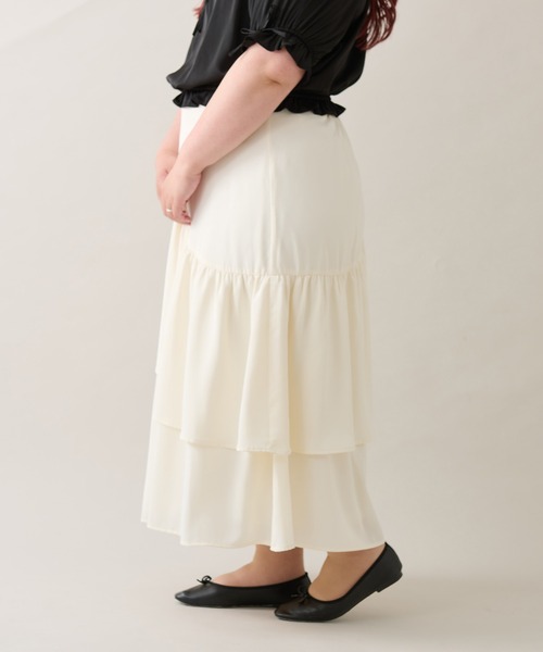 Louiosy(ルオシー)の「【大きいサイズ】アシメティアードスカート(スカート・レディース・オフホワイト/ブラック・3L/4L/X-LARGE)」の9枚目の写真