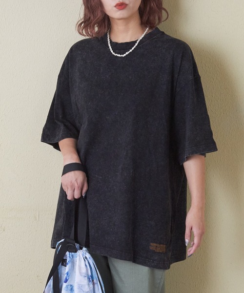 CUBE SUGAR(キューブシュガー)の「無地ピグメント染めビッグTシャツ(Tシャツ/カットソー・レディース・グリーン/スミクロ/パープル/ナチュラル/グレー・M)」の2枚目の写真