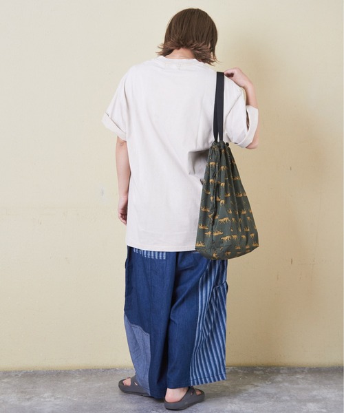 CUBE SUGAR(キューブシュガー)の「無地ピグメント染めビッグTシャツ(Tシャツ/カットソー・レディース・グリーン/スミクロ/パープル/ナチュラル/グレー・M)」の8枚目の写真