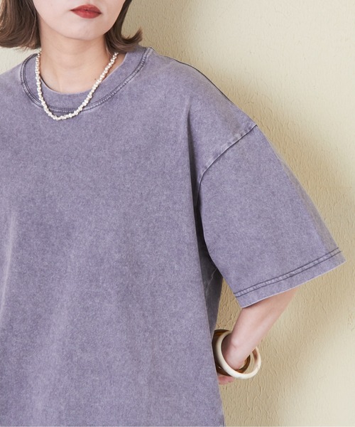 CUBE SUGAR(キューブシュガー)の「無地ピグメント染めビッグTシャツ(Tシャツ/カットソー・レディース・グリーン/スミクロ/パープル/ナチュラル/グレー・M)」の11枚目の写真