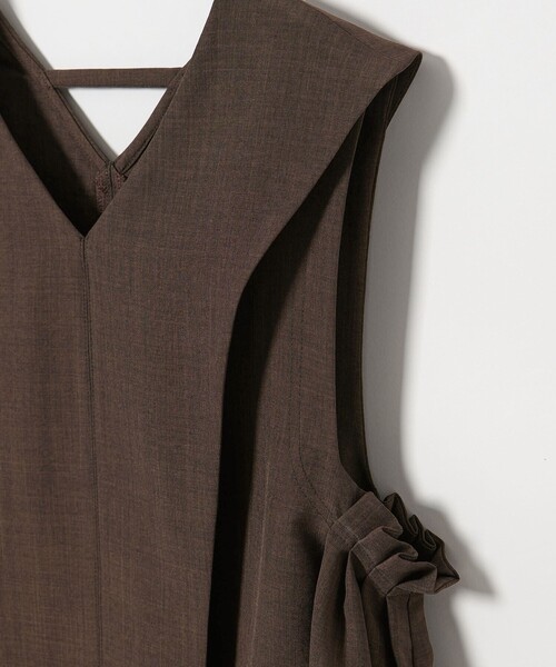 EMMEL REFINES（エメルリファインズ）の「＜EMMEL REFINES＞EM サイドギャザーステッチ Vネック ブラウス（シャツ/ブラウス・レディース・ライラック/ライトブルー/ダークブラウン・FREE）」の10枚目の写真