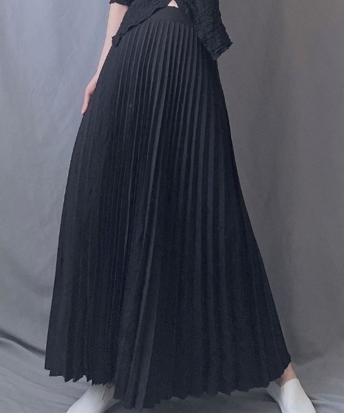 Per sist ence(パーシエンス)の「ロングプリーツスカート(スカート・レディース・ベージュ/ホワイト/グレー/アイボリー/ブラック・ONE SIZE)」の4枚目の写真