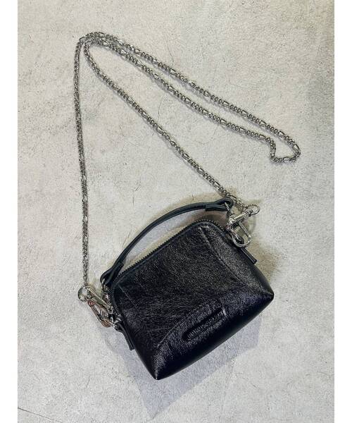MURUA（ムルーア）の「マイクロチェーンバッグ（ショルダーバッグ・レディース・ゴールド系その他2/ブラック・FREE）」の2枚目の写真