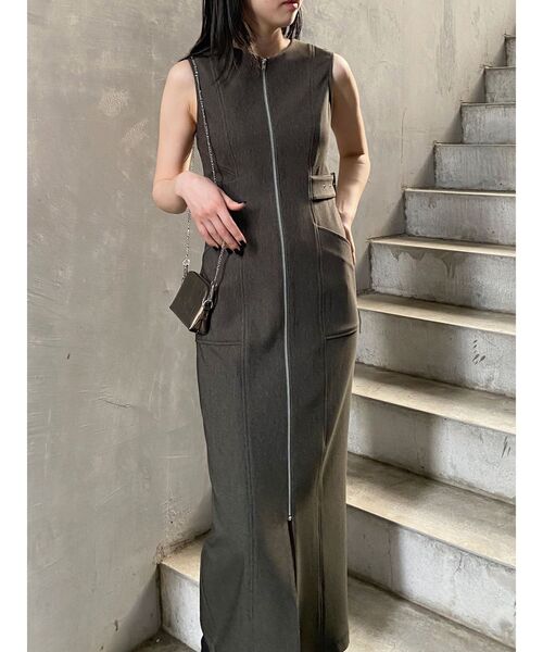 MURUA（ムルーア）の「マイクロチェーンバッグ（ショルダーバッグ・レディース・ゴールド系その他2/ブラック・FREE）」の12枚目の写真