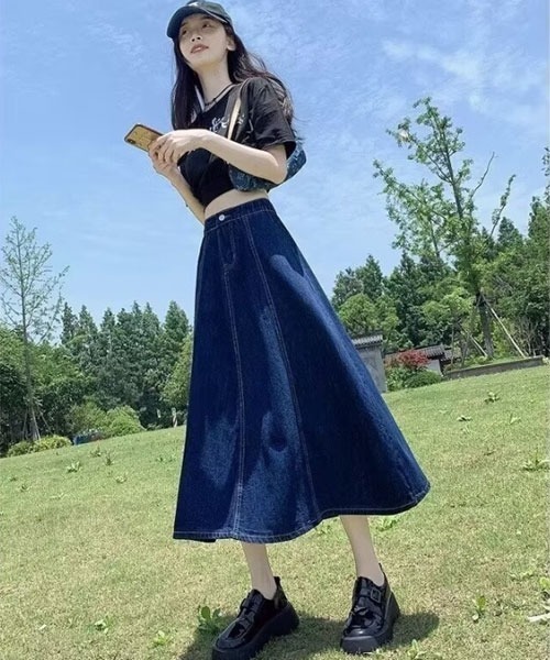 urge:(アージコロン )の「【URGE:】切替 フレア デニム ロング丈 スカート(デニムスカート・レディース・ブルー/ライトブルー・SMALL/MEDIUM/LARGE/X-LARGE)」の3枚目の写真