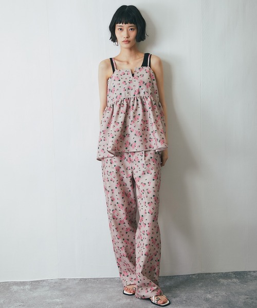 新品アニエスベー♡クロップドパンツ♡花柄♡ピンク　春夏秋 新品アニエスベー♡クロップドパンツ♡花柄♡ピンク 春夏秋