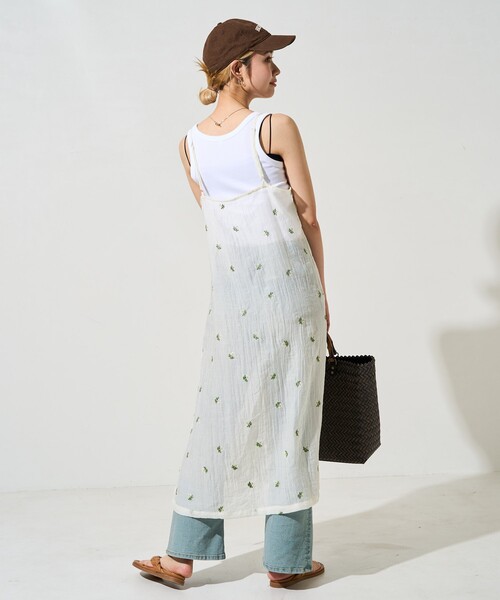 FREAK'S STORE(フリークスストア)の「限定展開 シアー 小花柄 刺繍 キャミワンピース(ワンピース・レディース・アイボリー/ブラック・フリ-)」の14枚目の写真