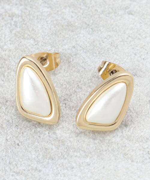 OPAQUE.CLIP(オペークドットクリップ)の「ドロップ型ピアス(ピアス(両耳用)・レディース・ゴールド/シルバー・00)」の3枚目の写真