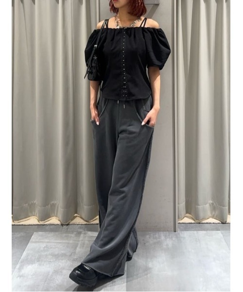 SLY（スライ）の「FRONT HOOK VOLUME SLEEVE BL フロントホック ボリュームスリーブ ブラウス 夏服 半袖 秋服（シャツ/ブラウス・レディース・マルチ/ブラック・FREE）」の15枚目の写真