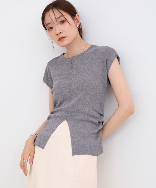 Bab(バブ)の「フロントスリットニットTシャツ(ニット/セーター・レディース・杢グレー/アイボリー/ブラック/ブラウン/ボルドー・M)」の3枚目の写真