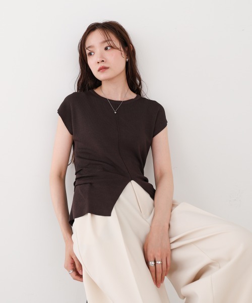 Bab(バブ)の「フロントスリットニットTシャツ(ニット/セーター・レディース・杢グレー/アイボリー/ブラック/ブラウン/ボルドー・M)」の4枚目の写真