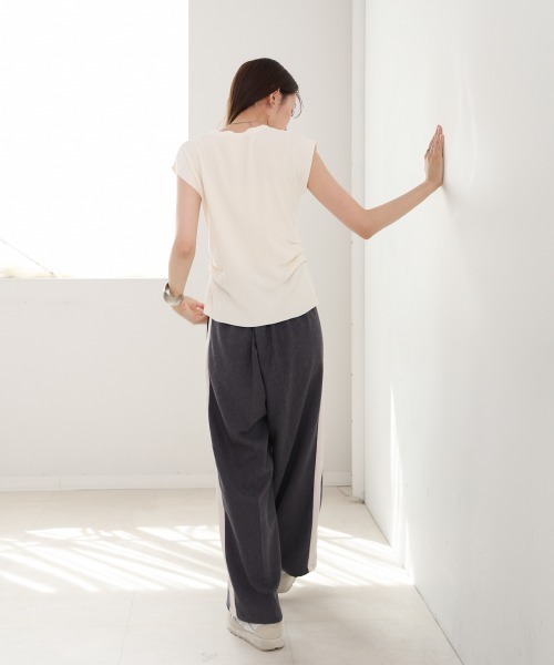 Bab(バブ)の「フロントスリットニットTシャツ(ニット/セーター・レディース・杢グレー/アイボリー/ブラック/ブラウン/ボルドー・M)」の13枚目の写真