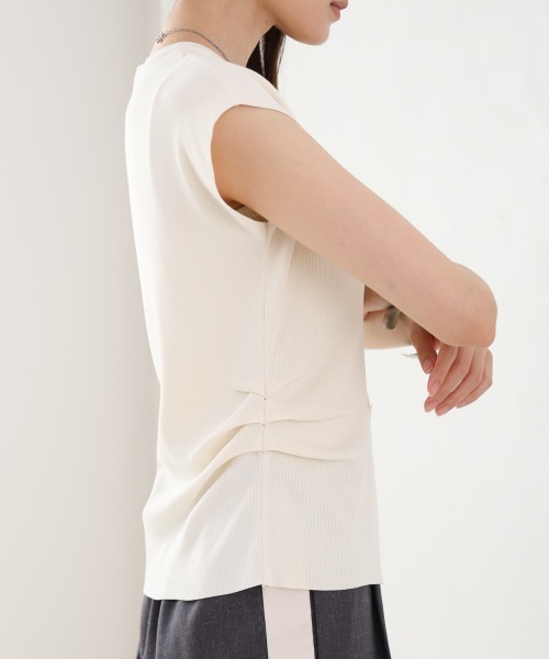 Bab(バブ)の「フロントスリットニットTシャツ(ニット/セーター・レディース・杢グレー/アイボリー/ブラック/ブラウン/ボルドー・M)」の18枚目の写真