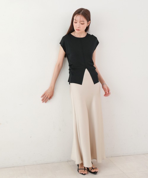 Bab(バブ)の「フロントスリットニットTシャツ(ニット/セーター・レディース・杢グレー/アイボリー/ブラック/ブラウン/ボルドー・M)」の6枚目の写真
