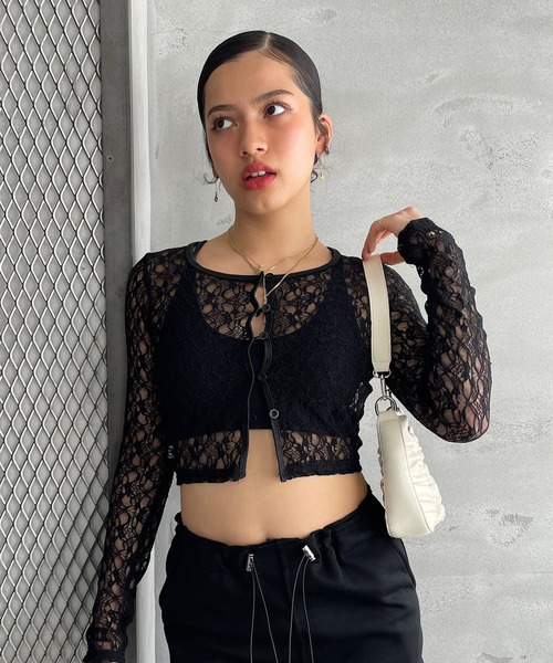 ROGER AND RAW(ロジャーアンドロウ)の「レースショートカーディガン レーストップス(カーディガン/ボレロ・レディース・ブラック/ホワイト・FREE)」の12枚目の写真