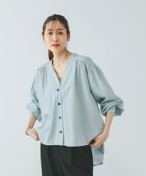 GLOBAL WORK（グローバルワーク）の「UVプロテクトシアーカーデ/575123（シャツ/ブラウス・レディース・スミクロ/グレイッシュベージュ/ライトブルー・MEDIUM/LARGE）」の3枚目の写真