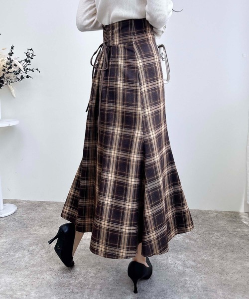 INGNI(イング)の「バックレースアップチェック柄マーメイドスカート(スカート・レディース・ブラック系/ブラウン系その他2/ワイン系8・FREE)」の10枚目の写真