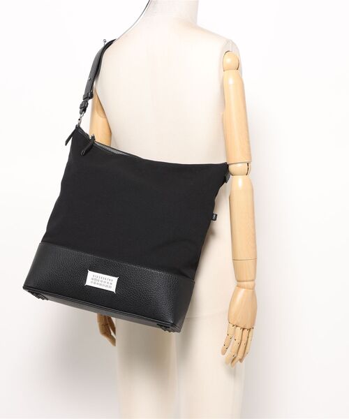 Maison Margiela（メゾンマルジェラ）の「5AC HOBO MEDIUM / BLK（ハンドバッグ・レディース・ブラック・UNI）」の2枚目の写真