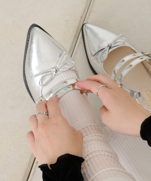 w closet(ダブルクローゼット)の「【25AW】リボンパンプス(ブーツ・レディース・レッド/ブラック/シルバー・MEDIUM/LARGE)」の10枚目の写真