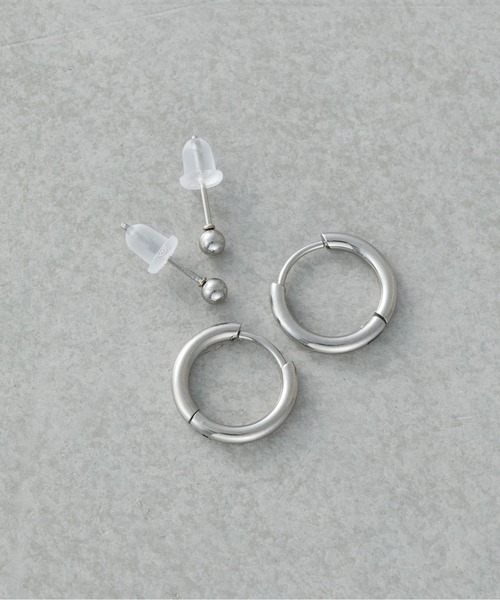 COLONY 2139(コロニートゥーワンスリーナイン)の「ミニフープステンレスセットピアス(ピアス(両耳用)・レディース・ゴールド/シルバー・FREE)」の17枚目の写真