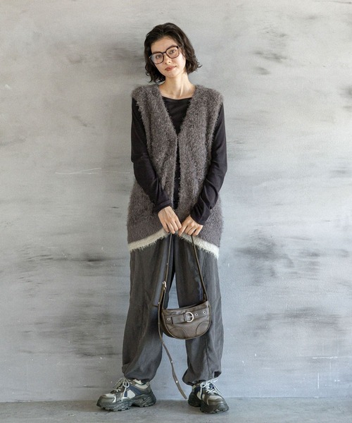 niko and...（ニコアンド）の「カシミヤ混ラウンドヘムTシャツ（Tシャツ/カットソー・レディース・ブラウン/オフホワイト/ブラック・FREE）」の14枚目の写真