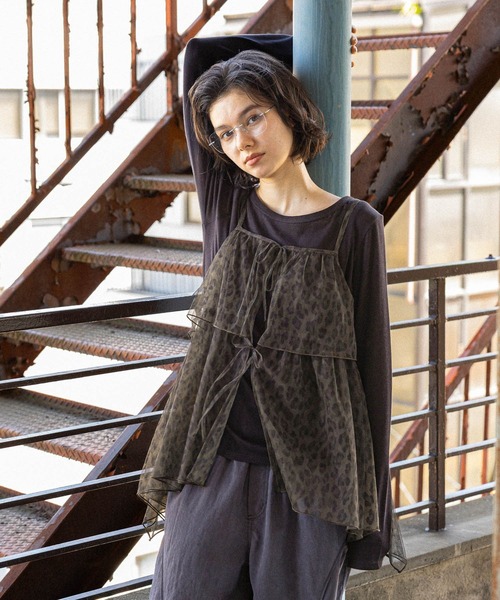 niko and...（ニコアンド）の「カシミヤ混ラウンドヘムTシャツ（Tシャツ/カットソー・レディース・ブラウン/オフホワイト/ブラック・FREE）」の19枚目の写真