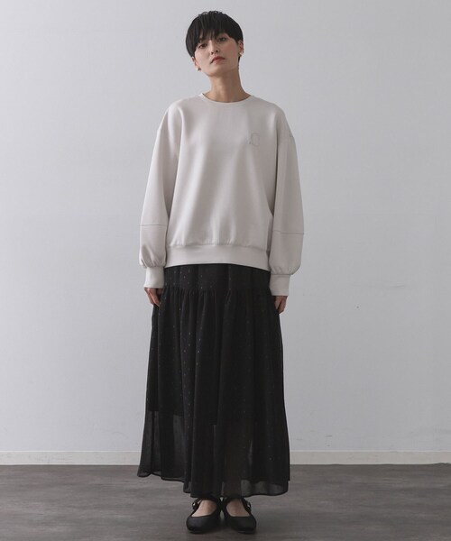 OPAQUE.CLIP(オペークドットクリップ)の「ワンポイント刺繍ダンボールトップス【UVケア/洗濯機洗い可】(Tシャツ/カットソー・レディース・オフホワイト/グレー/ライトイエロー系/ブラック・40/38/42)」の6枚目の写真