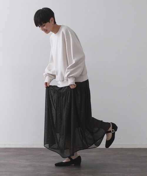 OPAQUE.CLIP(オペークドットクリップ)の「ワンポイント刺繍ダンボールトップス【UVケア/洗濯機洗い可】(Tシャツ/カットソー・レディース・オフホワイト/グレー/ライトイエロー系/ブラック・40/38/42)」の7枚目の写真