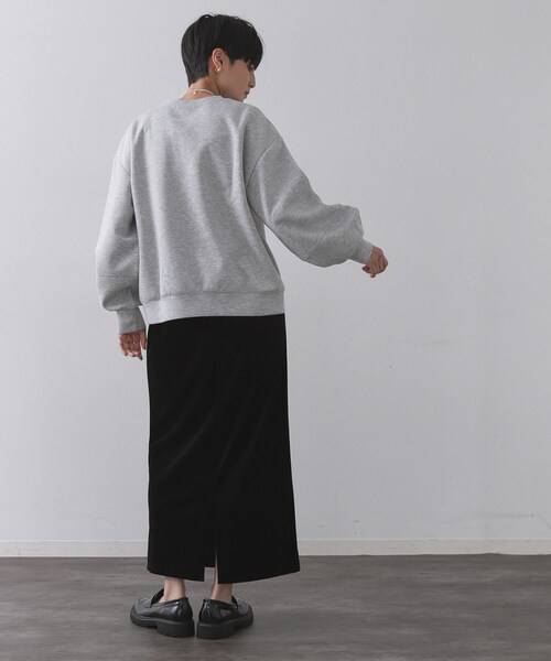 OPAQUE.CLIP(オペークドットクリップ)の「ワンポイント刺繍ダンボールトップス【UVケア/洗濯機洗い可】(Tシャツ/カットソー・レディース・オフホワイト/グレー/ライトイエロー系/ブラック・40/38/42)」の11枚目の写真