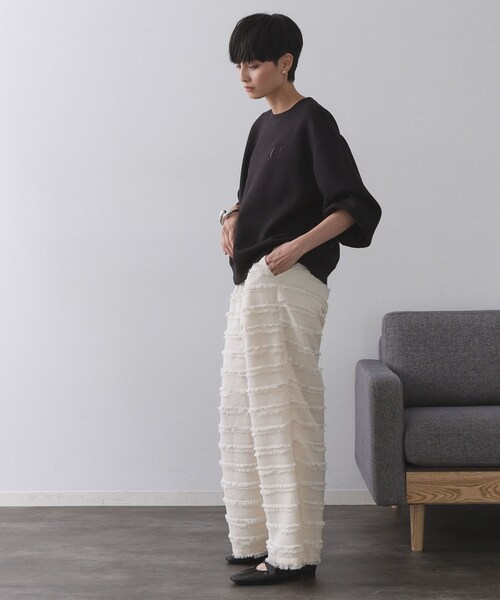 OPAQUE.CLIP(オペークドットクリップ)の「ワンポイント刺繍ダンボールトップス【UVケア/洗濯機洗い可】(Tシャツ/カットソー・レディース・オフホワイト/グレー/ライトイエロー系/ブラック・40/38/42)」の14枚目の写真
