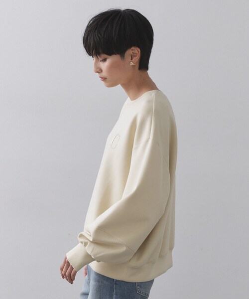 OPAQUE.CLIP(オペークドットクリップ)の「ワンポイント刺繍ダンボールトップス【UVケア/洗濯機洗い可】(Tシャツ/カットソー・レディース・オフホワイト/グレー/ライトイエロー系/ブラック・40/38/42)」の22枚目の写真