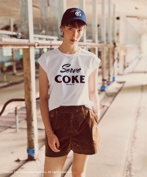 Coca Cola(コカコーラ)の「【Coca-Cola】VIS別注ロゴプリントフレンチTシャツ(Tシャツ/カットソー・レディース・チャコールグレー/ピンク/ホワイト・FREE)」の7枚目の写真