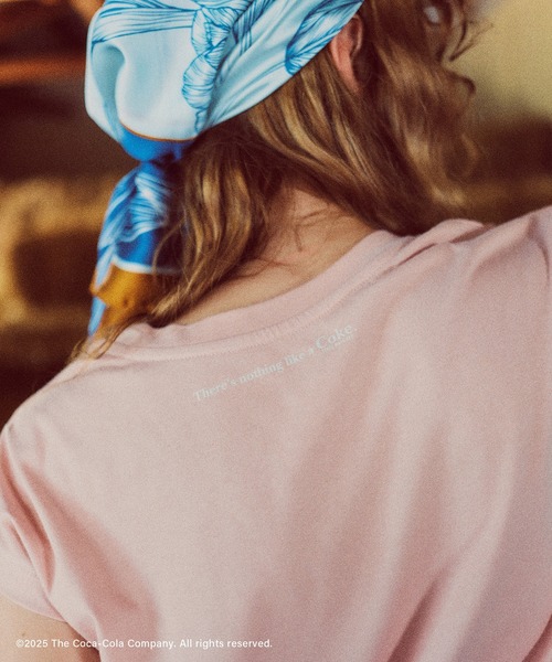 Coca Cola(コカコーラ)の「【Coca-Cola】VIS別注ロゴプリントフレンチTシャツ(Tシャツ/カットソー・レディース・チャコールグレー/ピンク/ホワイト・FREE)」の10枚目の写真