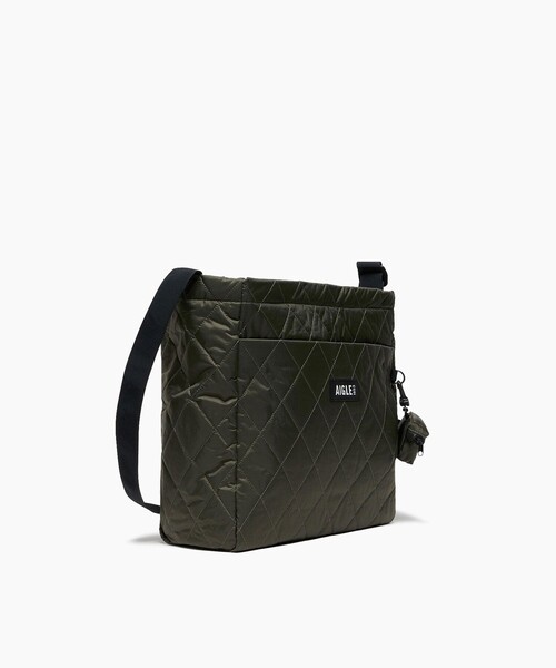 AIGLE（エーグル）の「キルティング 2wayトートバッグ イヤホンポーチ付き（トートバッグ・レディース・ライトグレー/ブラック/モスグリーン・FREE）」の5枚目の写真