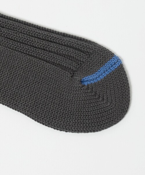 UNITED ARROWS（ユナイテッドアローズ）の「＜ROTOTO＞チャンキーリブ クルーソックス（ソックス/靴下・メンズ・ライトグレー/ダークグレー・M）」の4枚目の写真