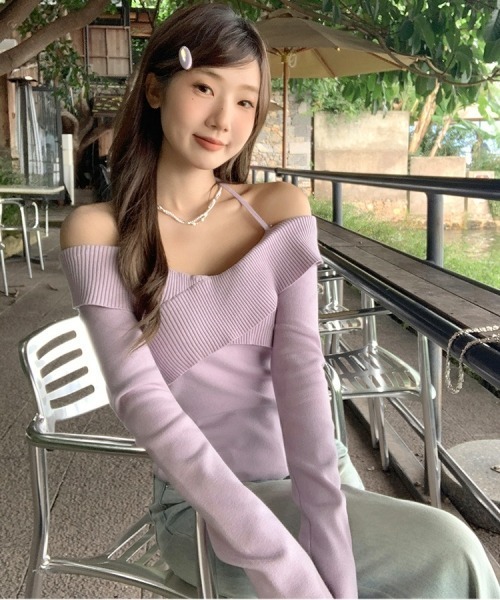 gossip!ロサンゼルス(ゴシップロサンゼルス)の「【Y2Kガーリー】オフショル×ホルターネックロングスリーブトップス(Tシャツ/カットソー・レディース・ラベンダー・FREE)」の2枚目の写真