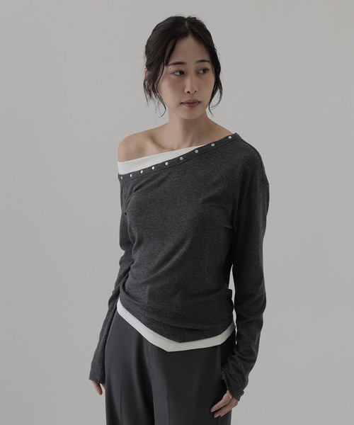 SUWDEE（スーディー）の「metal button layered tops（Tシャツ/カットソー・レディース・ブラウン/チャコールグレー/グレイッシュベージュ/ブラック・FREE）」の3枚目の写真