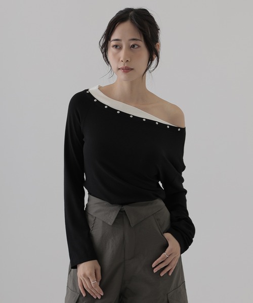 SUWDEE（スーディー）の「metal button layered tops（Tシャツ/カットソー・レディース・ブラウン/チャコールグレー/グレイッシュベージュ/ブラック・FREE）」の2枚目の写真