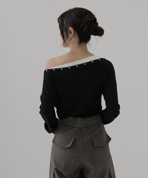 SUWDEE（スーディー）の「metal button layered tops（Tシャツ/カットソー・レディース・ブラウン/チャコールグレー/グレイッシュベージュ/ブラック・FREE）」の20枚目の写真