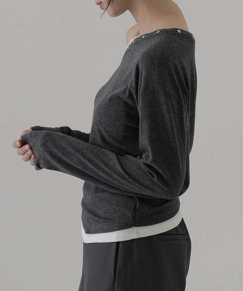 SUWDEE（スーディー）の「metal button layered tops（Tシャツ/カットソー・レディース・ブラウン/チャコールグレー/グレイッシュベージュ/ブラック・FREE）」の12枚目の写真